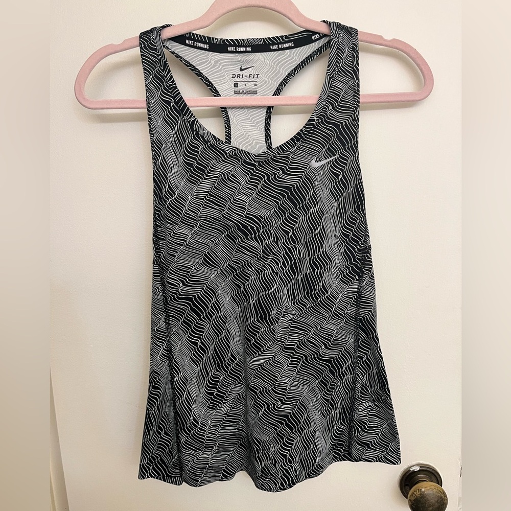 Nike Women's Black and White Patterned Tank Top